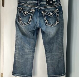 Miss Me Blue Cropped Ankle Jeans with Distinctive Design